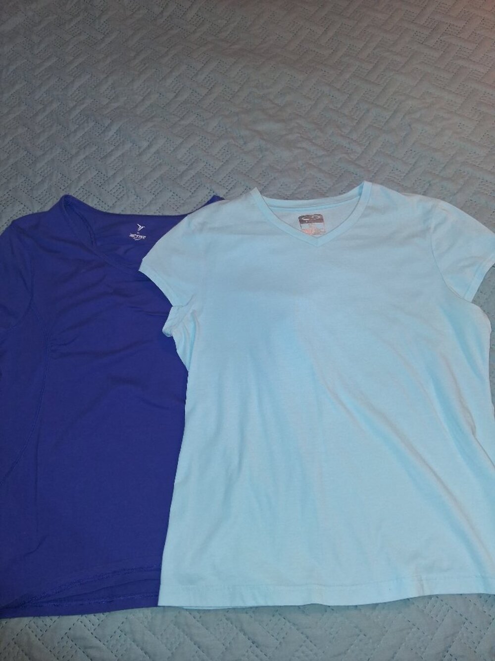 Excellent condition! 2 Women's Active Tops (Old Navy & Champion)-size XL